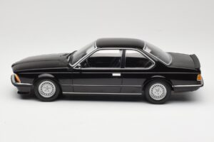 BMW 635 CSi E24 Black Metallic Minichamps 1:18 155028104 Pressofusione — immagine 3 di 6