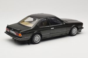 BMW 635 CSi E24 Malachit Green Metallic AUTOart 1:18 70522 Pressofusione — immagine 3 di 8