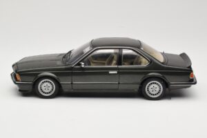 BMW 635 CSi E24 Malachit Green Metallic AUTOart 1:18 70522 Pressofusione — immagine 4 di 8