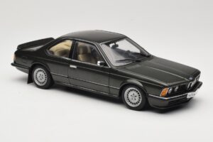 BMW 635 CSi E24 Malachit Green Metallic AUTOart 1:18 70522 Pressofusione — immagine 6 di 8