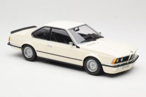 BMW 635 CSi E24 Bianco Minichamps 1:18 155028102 Pressofusione — immagine 4 di 6