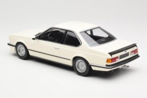BMW 635 CSi E24 Bianco Minichamps 1:18 155028102 Pressofusione — immagine 5 di 6