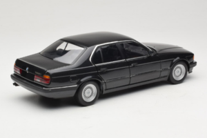 BMW 730i E32 Black Metallic Minichamps 1:18 100023002 Pressofusione — immagine 3 di 8