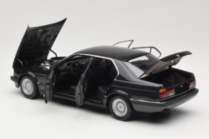 BMW 730i E32 Black Metallic Minichamps 1:18 100023002 Pressofusione — immagine 5 di 8