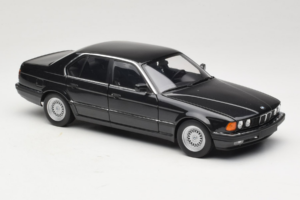 BMW 730i E32 Black Metallic Minichamps 1:18 100023002 Pressofusione — immagine 6 di 8