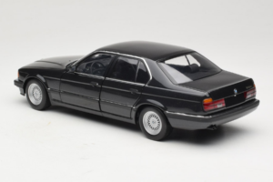 BMW 730i E32 Black Metallic Minichamps 1:18 100023002 Pressofusione — immagine 7 di 8