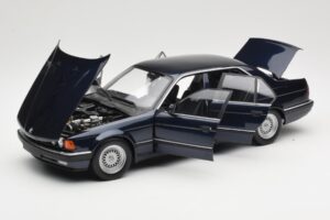 BMW 730i E32 Blu Metallic Minichamps 1:18 100023006 Pressofusione — immagine 2 di 8