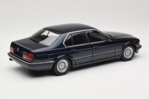 BMW 730i E32 Blu Metallic Minichamps 1:18 100023006 Pressofusione — immagine 3 di 8