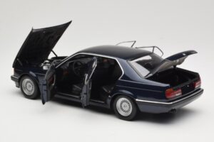 BMW 730i E32 Blu Metallic Minichamps 1:18 100023006 Pressofusione — immagine 5 di 8