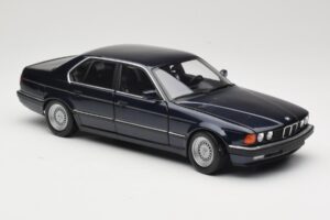 BMW 730i E32 Blu Metallic Minichamps 1:18 100023006 Pressofusione — immagine 6 di 8