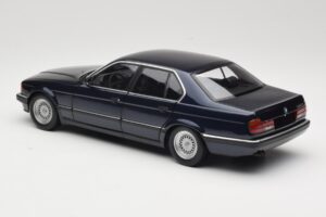 BMW 730i E32 Blu Metallic Minichamps 1:18 100023006 Pressofusione — immagine 7 di 8