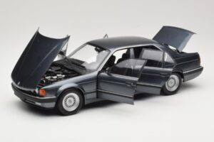 BMW 730i E32 Grey Metallic Minichamps 1:18 100023005 Pressofusione — immagine 2 di 8