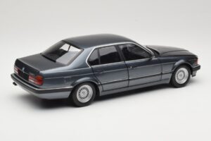 BMW 730i E32 Grey Metallic Minichamps 1:18 100023005 Pressofusione — immagine 3 di 8