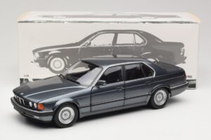 BMW 730i E32 Grey Metallic Minichamps 1:18 100023005 Pressofusione — immagine 8 di 8