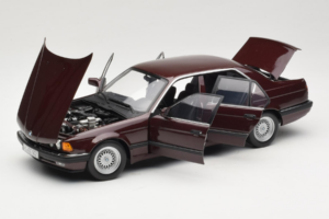 BMW 730i E32 Red Metallic Minichamps 1:18 100023001 Pressofusione — immagine 2 di 8