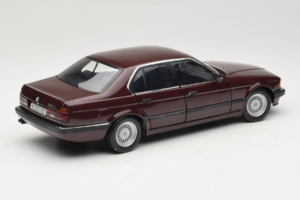 BMW 730i E32 Red Metallic Minichamps 1:18 100023001 Pressofusione — immagine 3 di 8