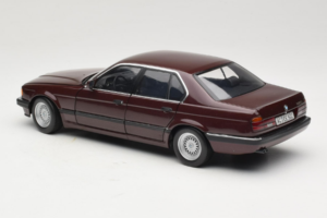 BMW 730i E32 Red Metallic Minichamps 1:18 100023001 Pressofusione — immagine 7 di 8