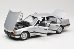 BMW 730i E32 Argento Minichamps 1:18 100023000 Pressofusione — immagine 2 di 8