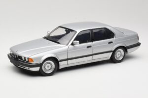 BMW 730i E32 Argento Minichamps 1:18 100023000 Pressofusione