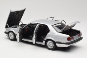 BMW 730i E32 Argento Minichamps 1:18 100023000 Pressofusione — immagine 5 di 8