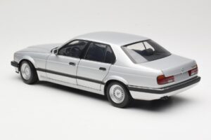 BMW 730i E32 Argento Minichamps 1:18 100023000 Pressofusione — immagine 7 di 8