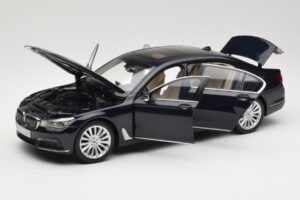 BMW 750Li F02 Imperial Blue Paragon 1:18 80432405586 Pressofusione — immagine 2 di 8