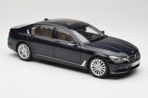 BMW 750Li F02 Imperial Blue Paragon 1:18 80432405586 Pressofusione — immagine 6 di 8