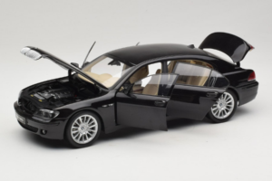 BMW 760Li E66 Individual Nero Kyosho 1:18 08573RB Pressofusione — immagine 2 di 8