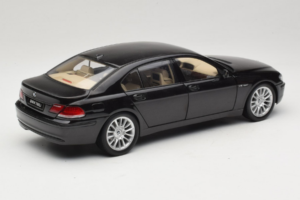 BMW 760Li E66 Individual Nero Kyosho 1:18 08573RB Pressofusione — immagine 3 di 8