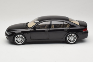 BMW 760Li E66 Individual Nero Kyosho 1:18 08573RB Pressofusione — immagine 4 di 8
