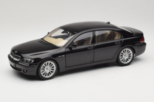 BMW 760Li E66 Individual Nero Kyosho 1:18 08573RB Pressofusione