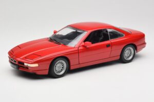 BMW 850Ci E31 Brilliant Red Revell 1:18 8827 Pressofusione