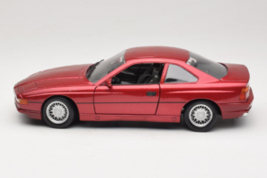 BMW 850i E31 Rosso Tchibo 1:18 36157 Pressofusione — immagine 4 di 8