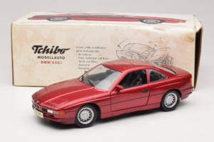 BMW 850i E31 Rosso Tchibo 1:18 36157 Pressofusione — immagine 8 di 8