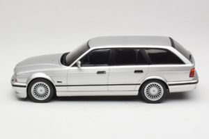 BMW Alpina B10 E34 4.6 Touring Argento MCG 1:18 MCG18332MCW Pressofusione — immagine 3 di 6