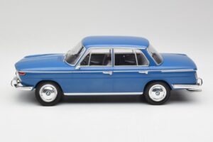 BMW 2000 Tilux E120 Caribe Blu MCG 1:18 MCG18291 Pressofusione — immagine 3 di 6