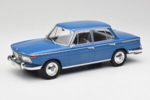 BMW 2000 Tilux E120 Caribe Blu MCG 1:18 MCG18291 Pressofusione
