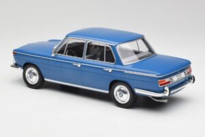 BMW 2000 Tilux E120 Caribe Blu MCG 1:18 MCG18291 Pressofusione — immagine 5 di 6