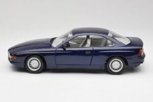 BMW E31 850i Mauritius Blu Maisto 1:18 438813100299 Pressofusione — immagine 4 di 8