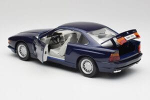 BMW E31 850i Mauritius Blu Maisto 1:18 438813100299 Pressofusione — immagine 5 di 8