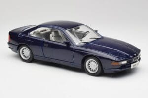 BMW E31 850i Mauritius Blu Maisto 1:18 438813100299 Pressofusione — immagine 6 di 8
