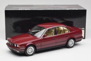 BMW 535i E34 Rosso Minichamps 1:18 100024002 Pressofusione — immagine 8 di 8