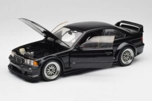 BMW E36 M3 GTR Street Cosmos Nero UT Models 1:18 20481 Pressofusione — immagine 2 di 8