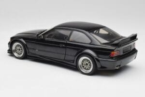 BMW E36 M3 GTR Street Cosmos Nero UT Models 1:18 20481 Pressofusione — immagine 6 di 8