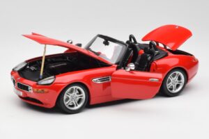 BMW Z8 E52 Roadster Rosso Brillante Bburago 1:18 12032 Pressofusione — immagine 2 di 8