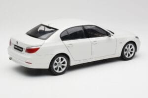 BMW E60 545i Alpine Bianco Kyosho 1:18 08591W Pressofusione — immagine 3 di 8