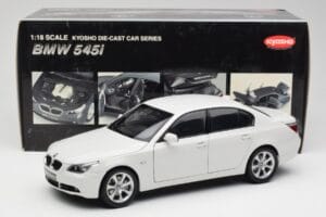 BMW E60 545i Alpine Bianco Kyosho 1:18 08591W Pressofusione — immagine 8 di 8