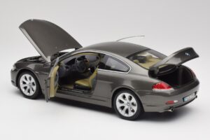 BMW 6 E63 Coupé Bronzo Chiaro Kyosho 1:18 80430153283 Pressofusione — immagine 5 di 8