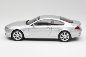 BMW 645Ci E63 Argento Kyosho 1:18 80430153285 Pressofusione — immagine 4 di 8