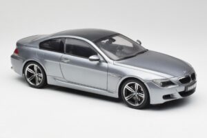 BMW M6 E63 Silver Grigio Kyosho 1:18 08703GR Pressofusione — immagine 6 di 8